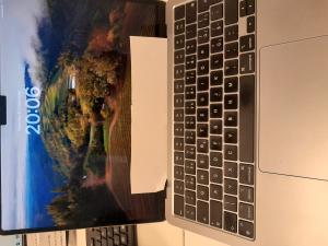 CS1949/2025 LIGHT GREY APPLE LAPTOP